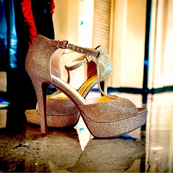 Gorgeous heels with Sparkling Mesh Texture. Stilettos Gorgeous Comfy Sexy Heels - Picture 5 of 17